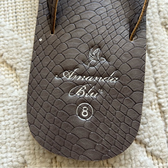 Diamond Flip Flops - Picture 3 of 5